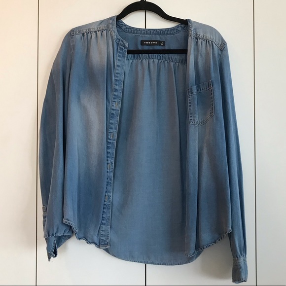 Trouve Super Soft Chambray Button Down - Picture 2 of 6